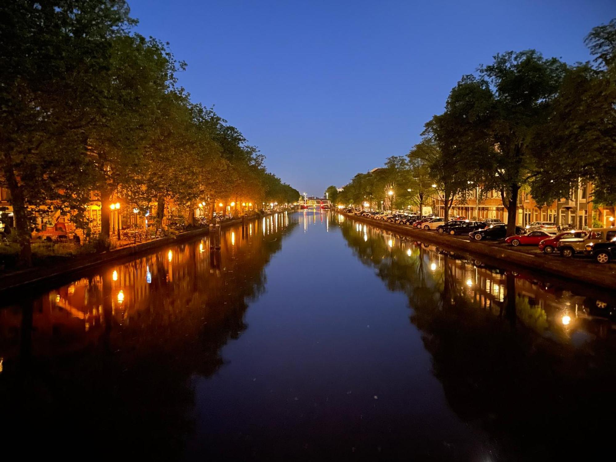 Canal View Stay Amsterdam Exteriör bild
